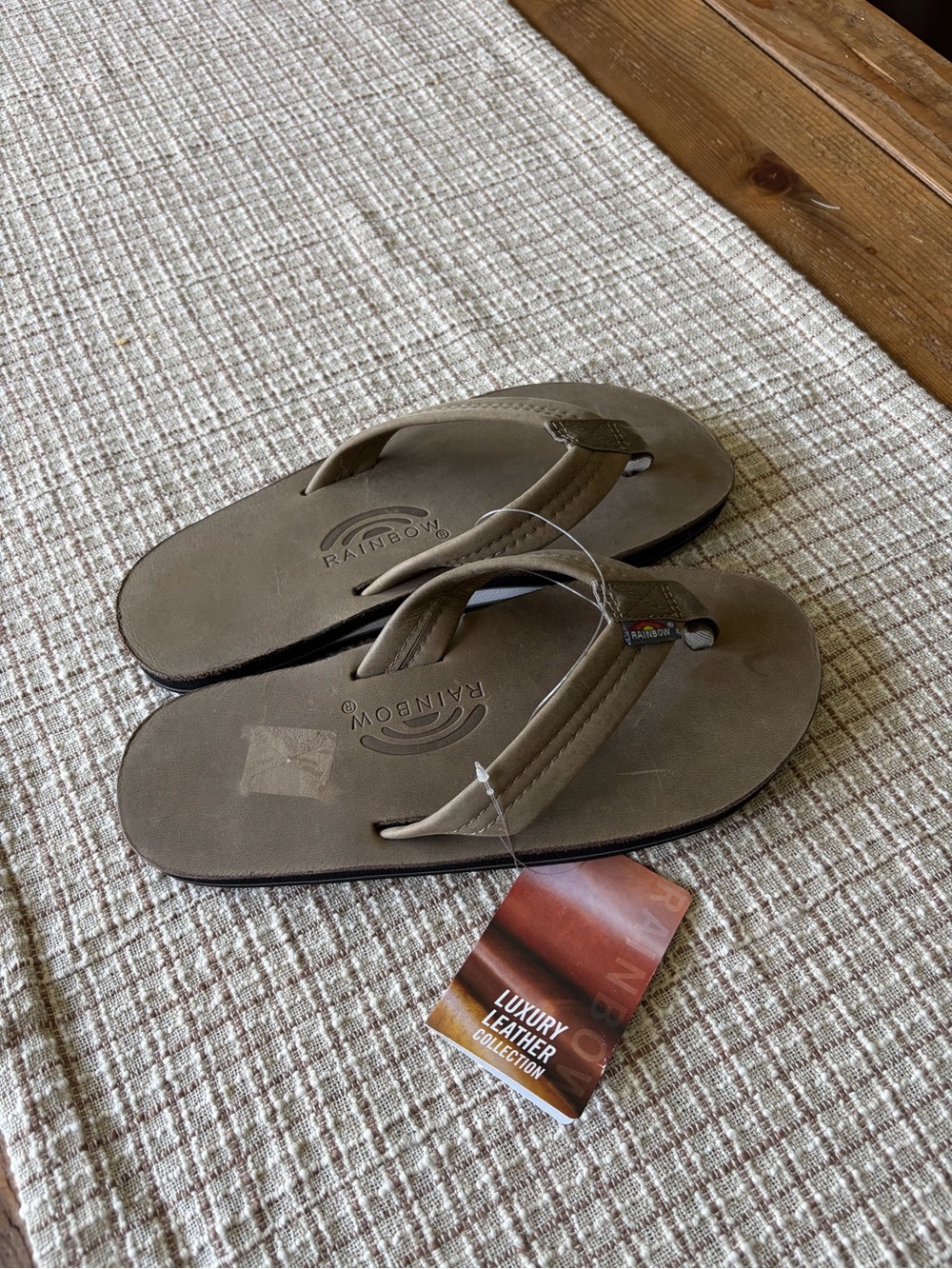 Rainbow Men’s Leather Flip-Flops in Stone Grey